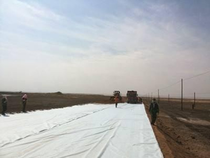 復合土工膜施工